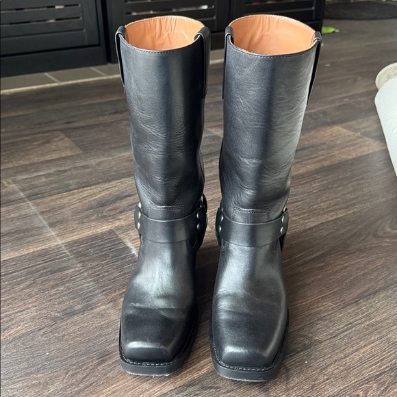 Roxy Boot - Picture 2 of 7